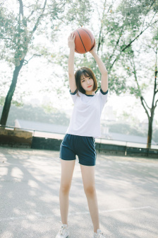 出轨的女人吻戏